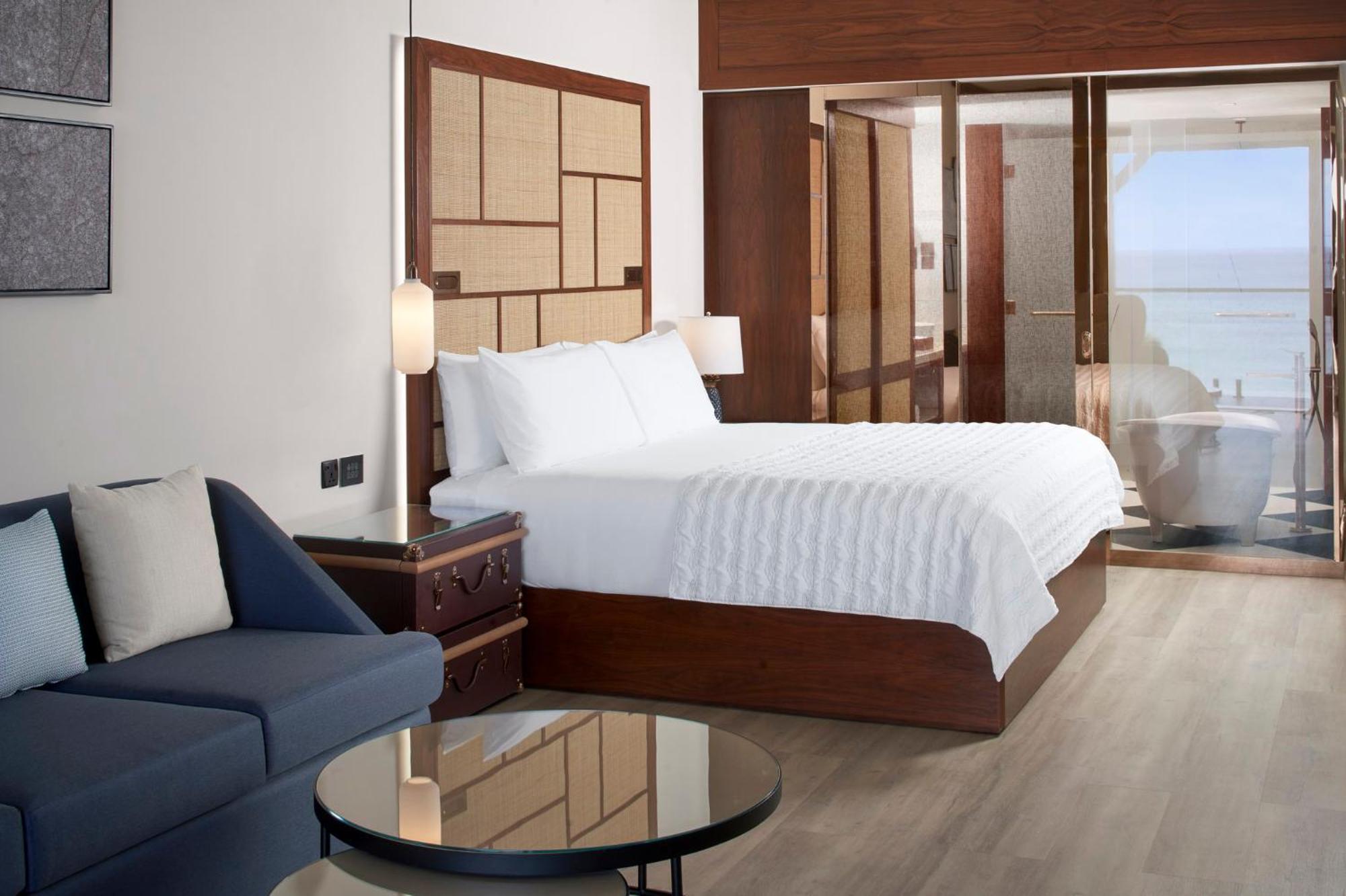فندق لو ميريديان إلموريس بوينتي أو بيتشيز المظهر الخارجي الصورة A guest room at the Westin Maldives