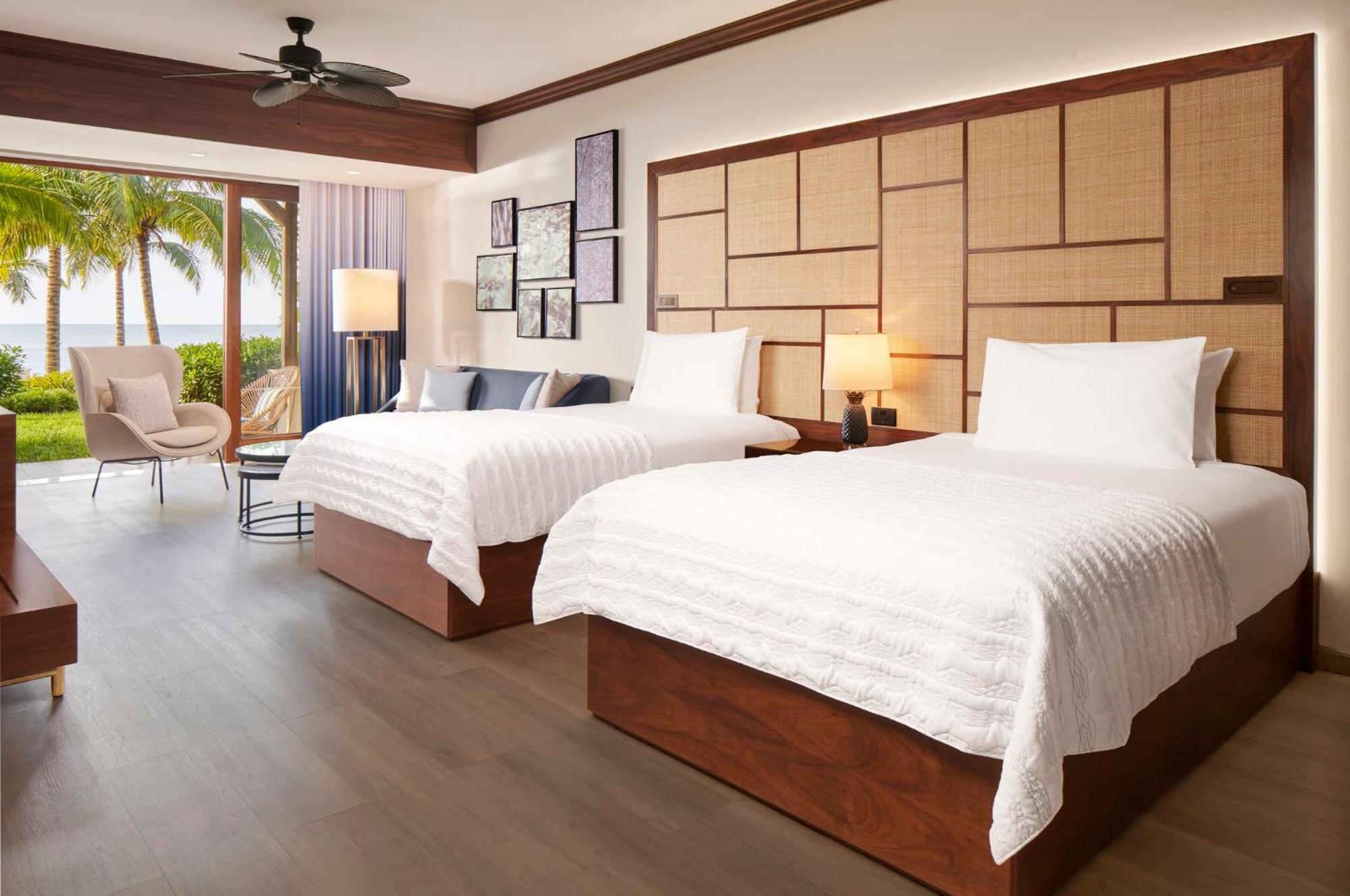 فندق لو ميريديان إلموريس بوينتي أو بيتشيز المظهر الخارجي الصورة A guest room at the Sheraton Waikiki